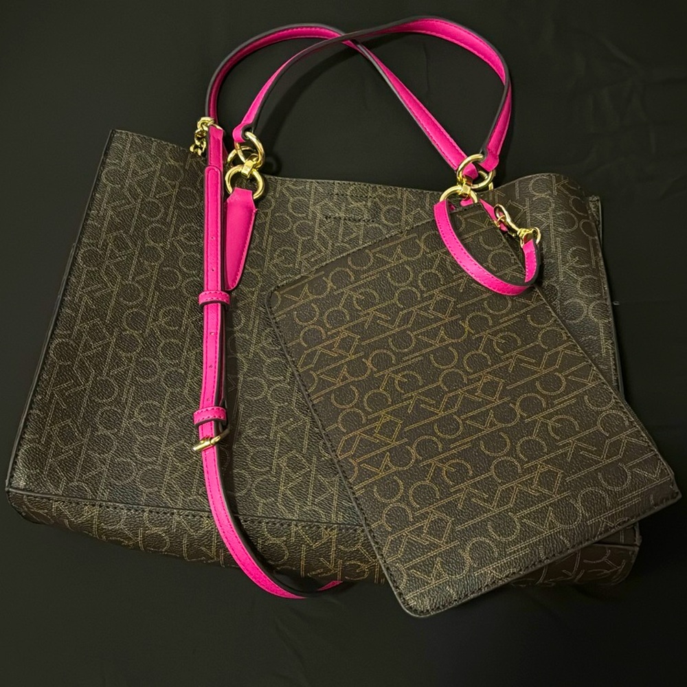 CALVIN KLEIN | Monogram Chain Link Tote Bag with Zip Pouch included